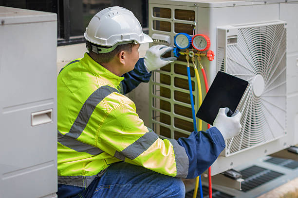 Professional Hvac Installation technician working in Warrington, FL